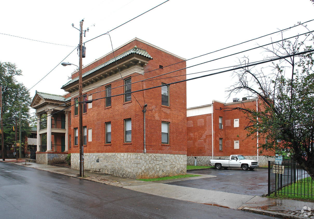 Primary Photo - Fourth Bedford Pine Apartments