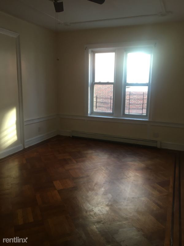 Building Photo - 3 br, 1 bath Apartment - 134 Sullivan Place