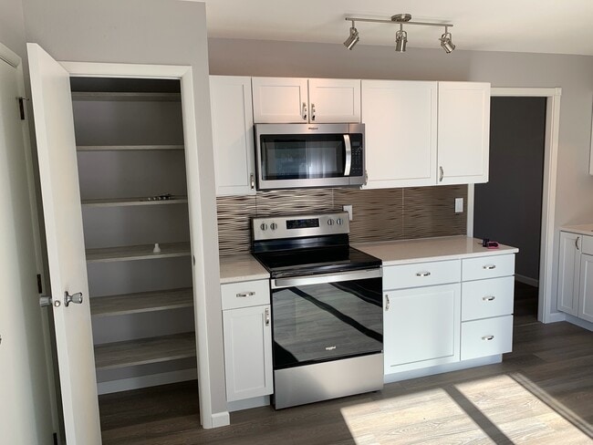 Kitchen - 424 12th Ave S