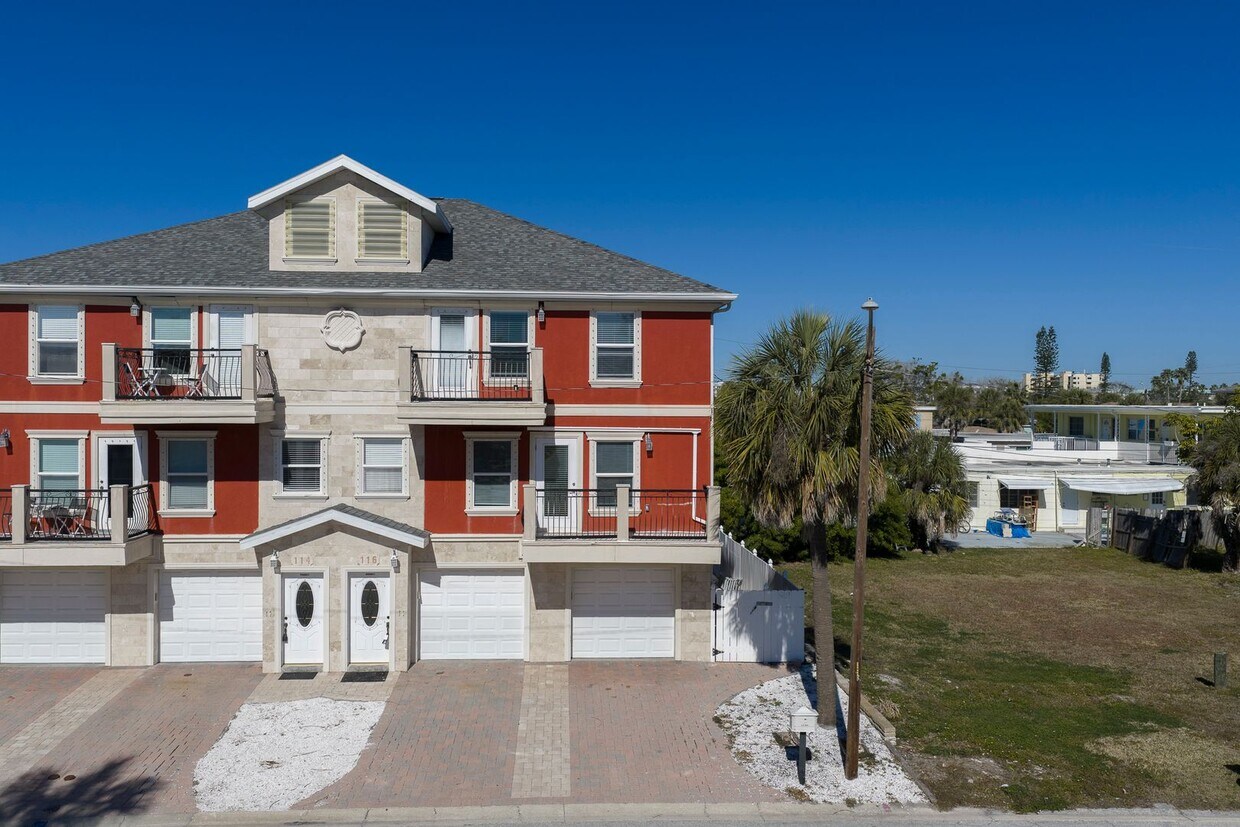 Photo - LEASE ONLY - 116 143rd Ave