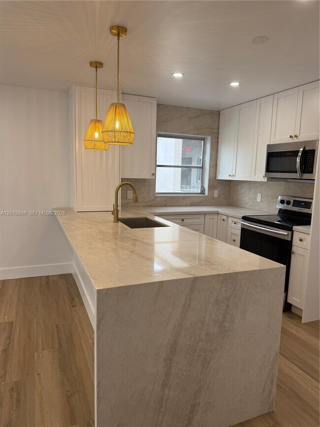 Foto del edificio - 7775 SW 86th St