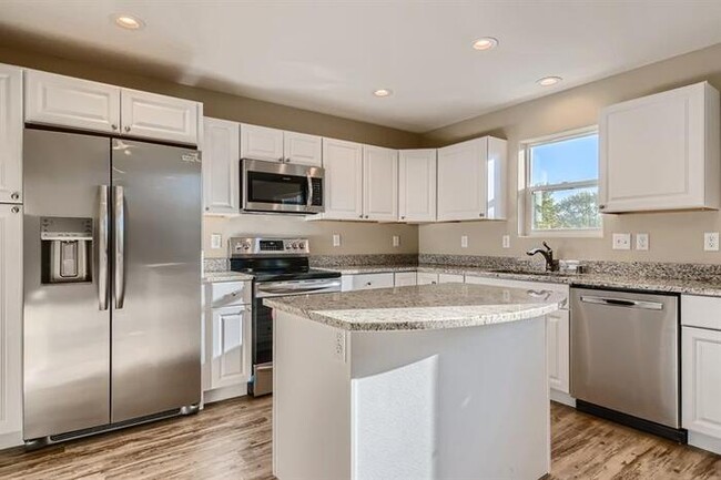 Foto del edificio - 877 Wilson Avenue, Saint Paul, MN, 55106