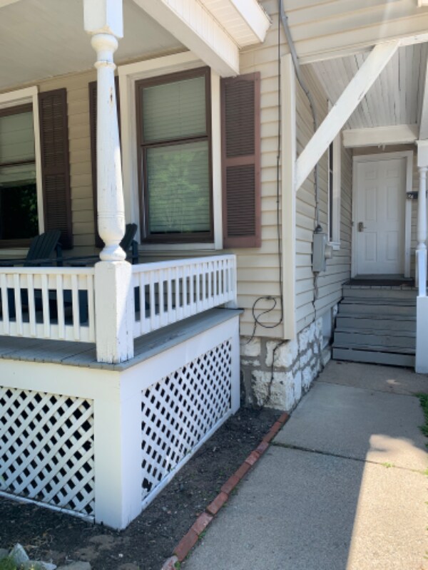 Primary Photo - 212 Circular St