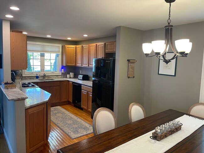 Building Photo - 10 Beckford St