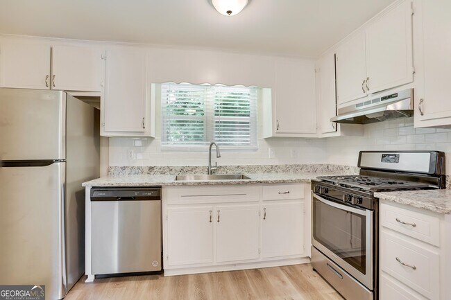Building Photo - 3435 Donna Ct