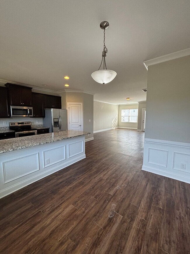 Building Photo - 3BR/2BA Townhouse in Concord
