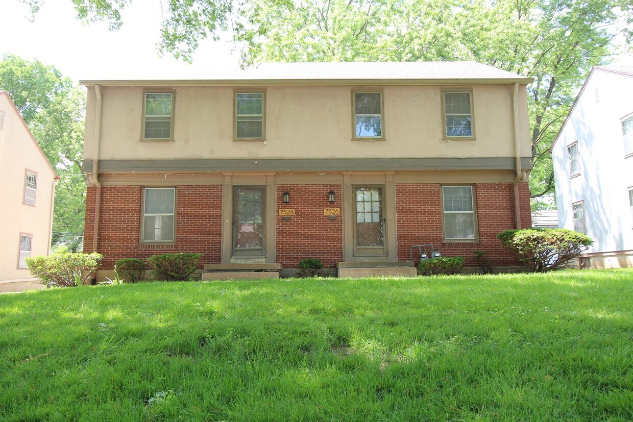Foto principal - 2 Bedroom 1 Bath Duplex In The Waldo Area