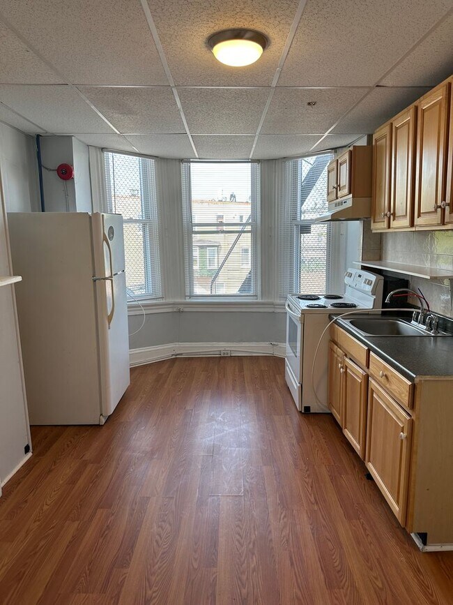 Foto del edificio - 2404 N Charles St