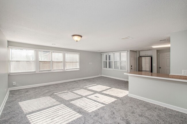 Building Photo - Coming soon!  Rare Mission Kansas home for rent