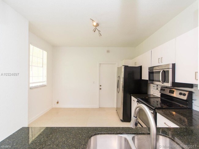 Foto del edificio - 3676 San Simeon Cir