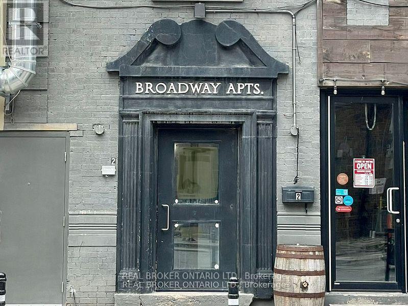 Photo principale - 2-2 Broadway Ave