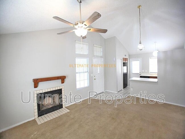 Building Photo - 7905 W Thunderbird Rd