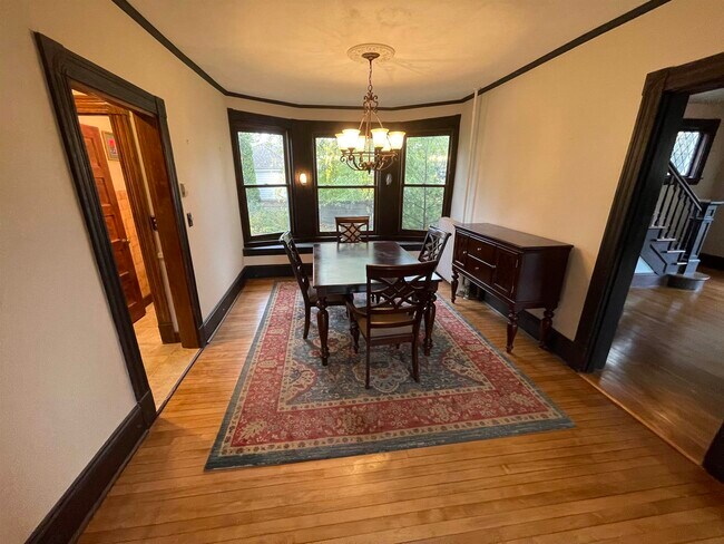 Building Photo - 19 Fenton Ave