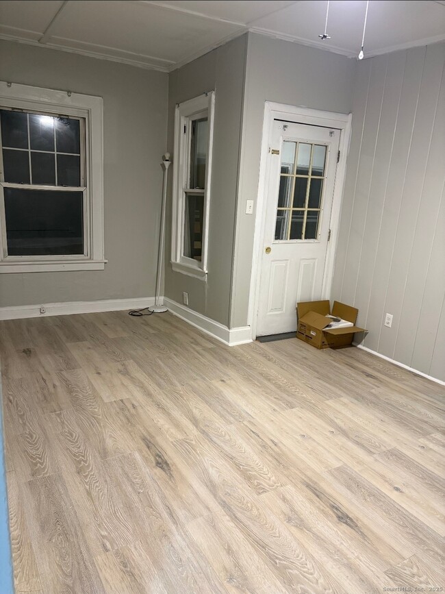 Building Photo - 190 Howard Ave