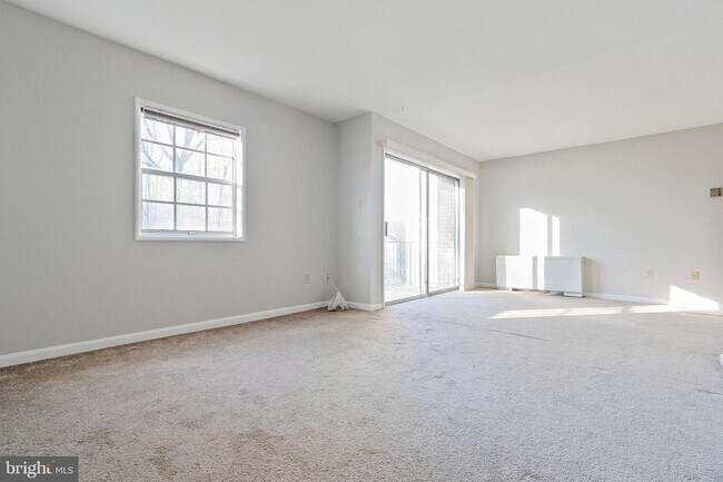 Building Photo - 4413 Romlon St