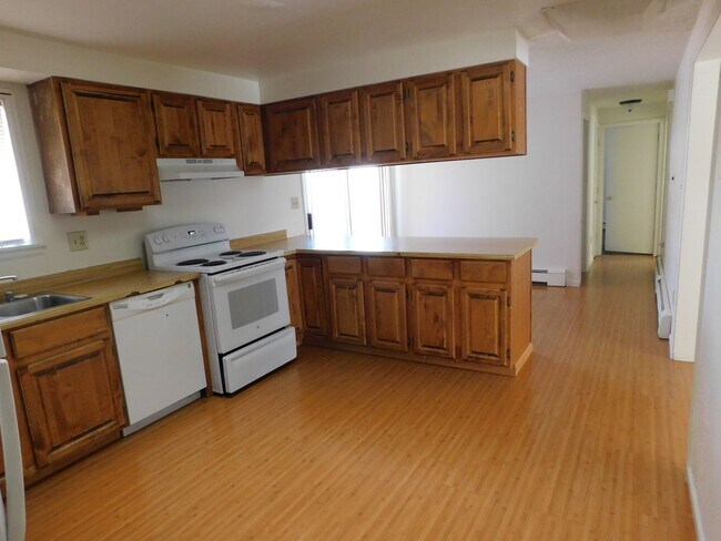 Building Photo - Charming 3-Bedroom Family Home in Orchard ...