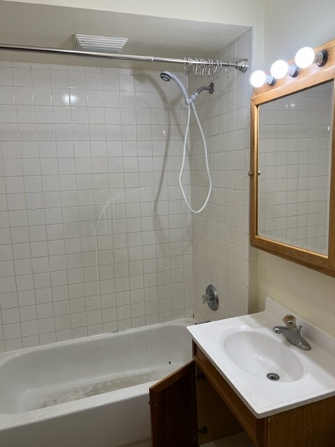 Foto del edificio - 1122 W 3rd St