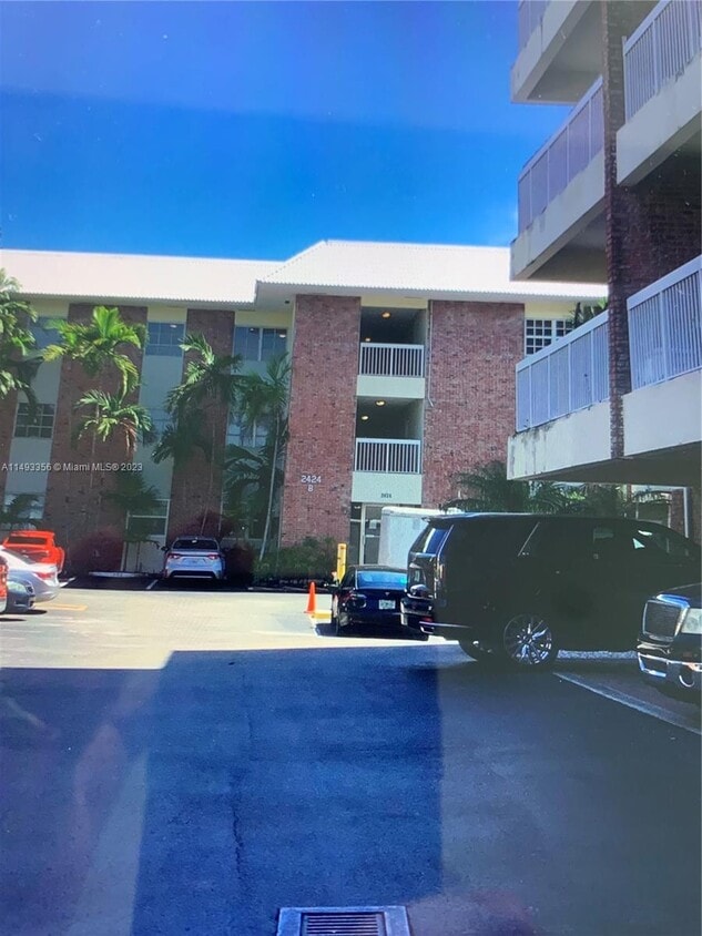 2424 SE 17th St Unit B311, Fort Lauderdale, FL 33316 Condo for Rent