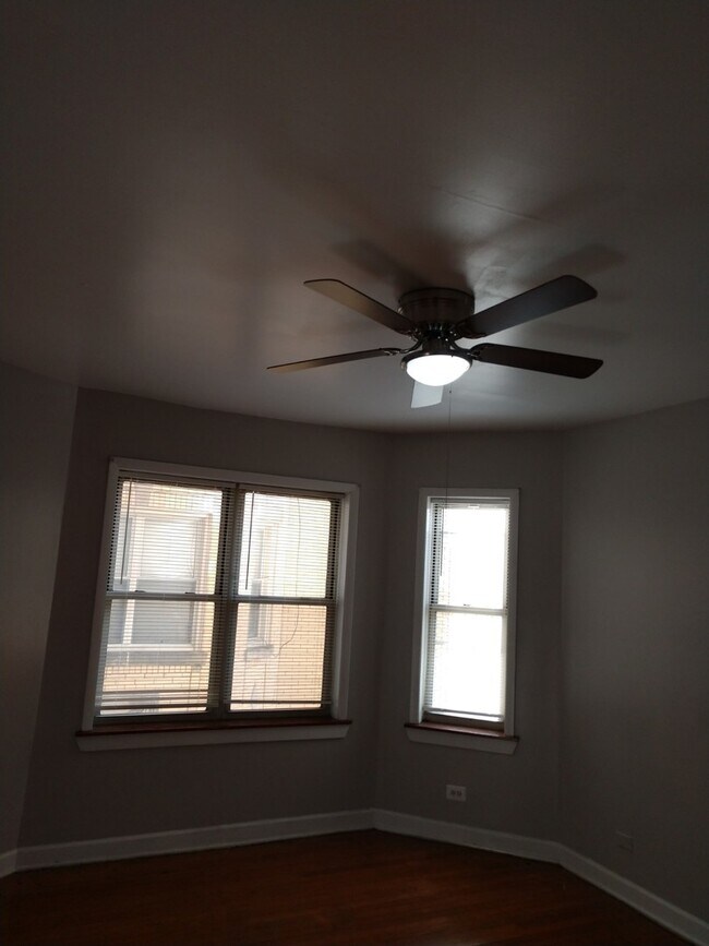 Foto del edificio - 8309 S Ingleside Ave
