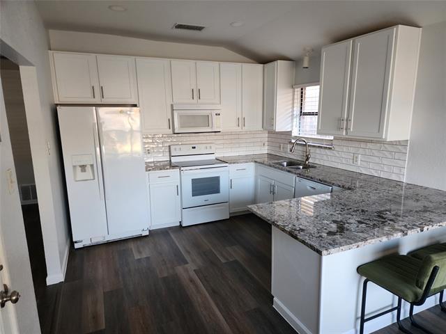 Foto del edificio - 8240 Willis Ln