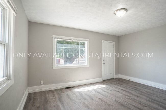Building Photo - 1815 Sandhill Rd