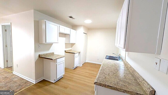 Foto del edificio - 1917 Baker Rd NW