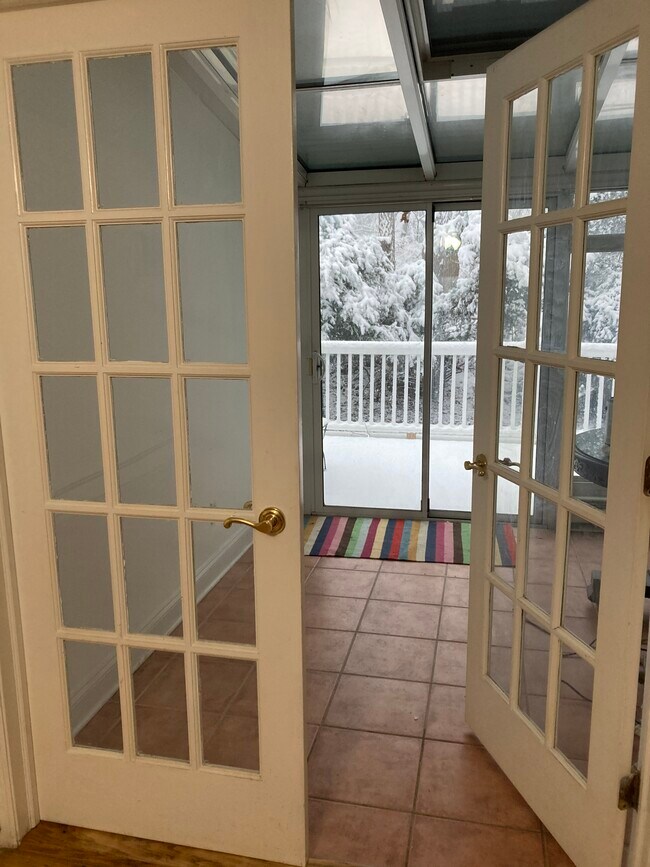 3-season room - 45 Colony Ct