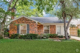 Building Photo - 4404 Hyer St