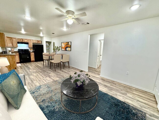 Foto del edificio - Spacious & Updated 3-Bedroom, 2-Bath Home ...