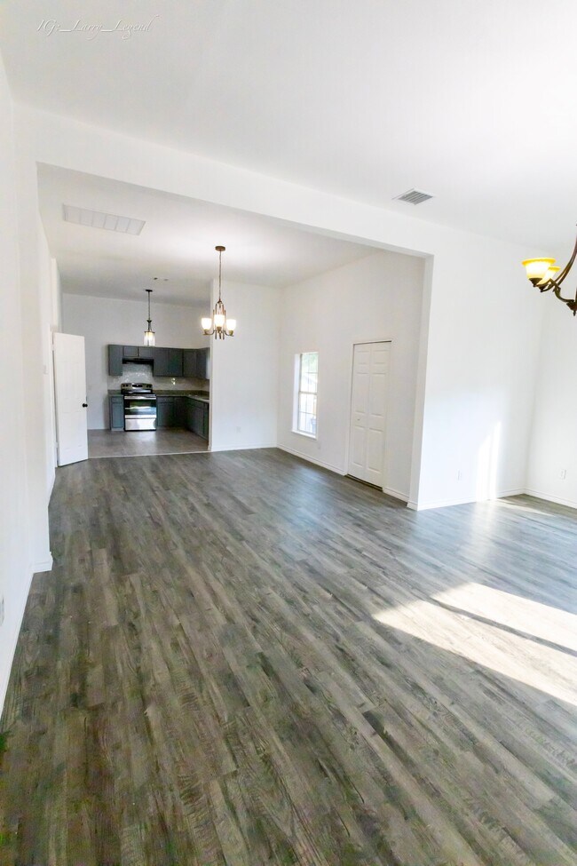 *Picture taken before appliances were added* - 2514 Columbus Ave