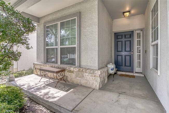Building Photo - 221 Winter Dr