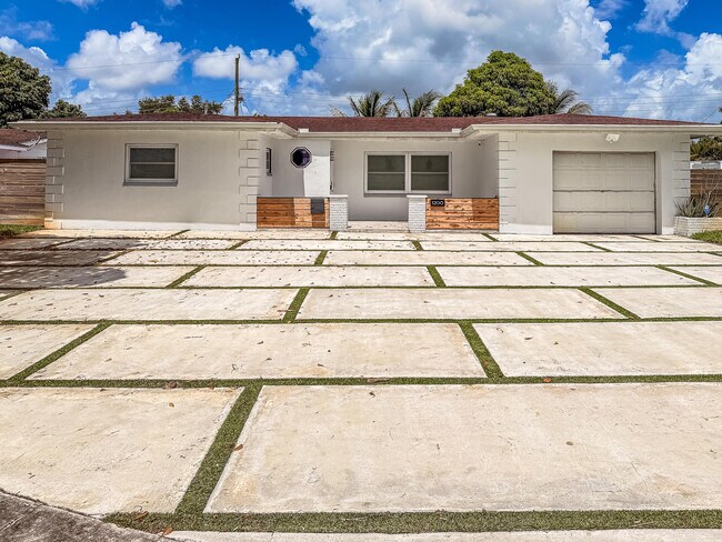 Foto del edificio - 1200 NW 76th Ave