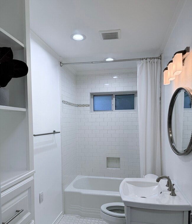 Foto del edificio - 3730 Van Ness Ln