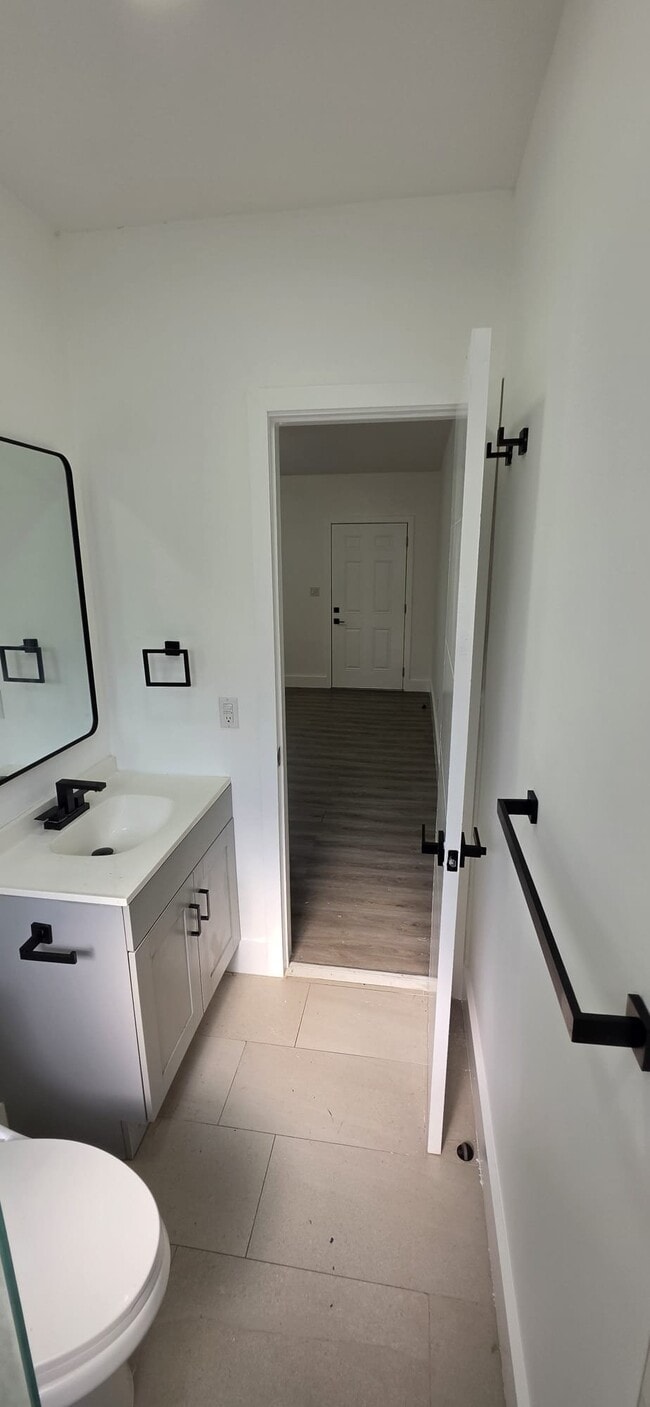 Building Photo - 2489 SW 27th St
