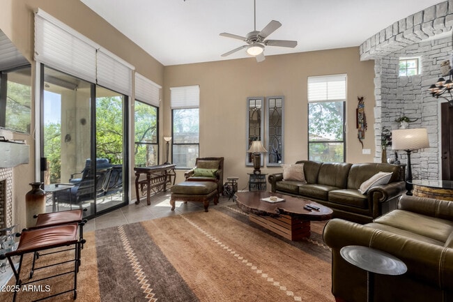 Foto del edificio - 9270 E Thompson Peak Pkwy