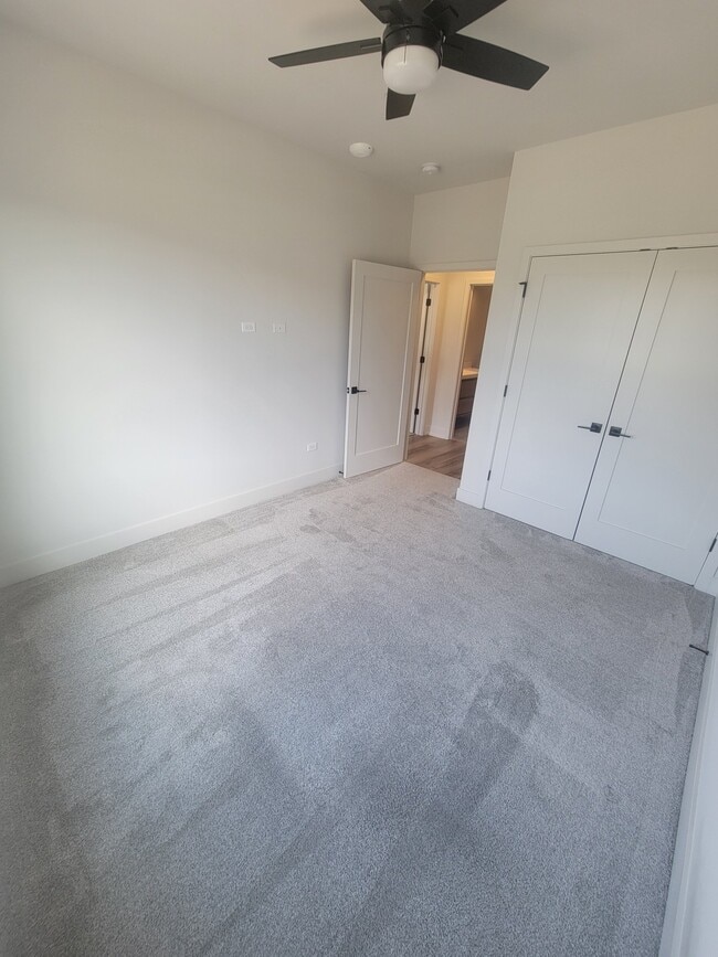 Building Photo - 302 W Liberty Dr