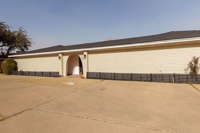 Foto del edificio - 3306 Haynes Ave