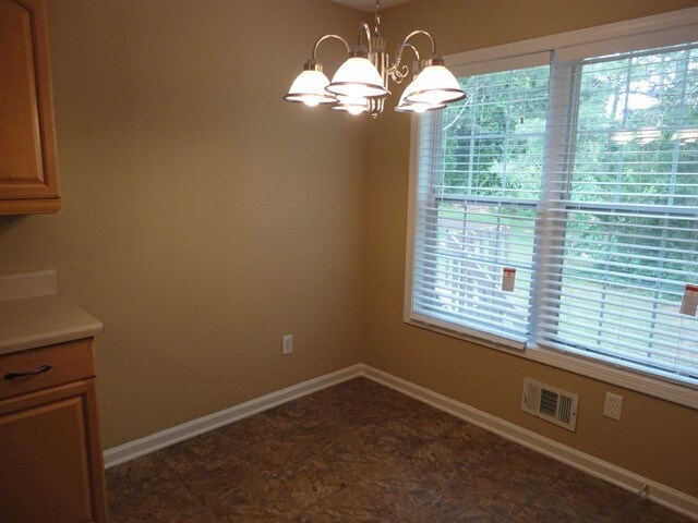 Foto del edificio - 1335 Timber Walk Dr