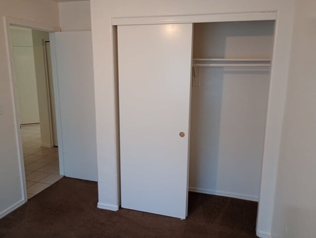 Building Photo - S Moon Valley Rd