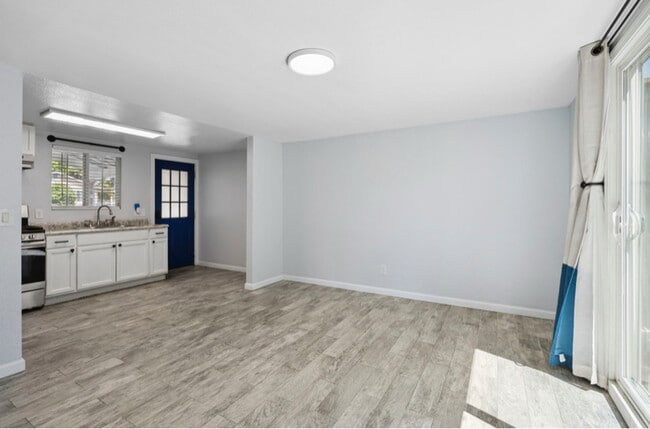 Building Photo - 633 F St