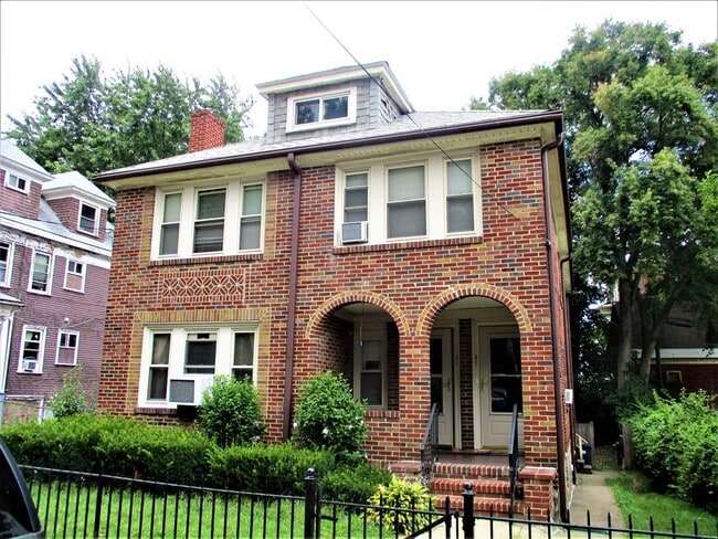 Building Photo - 27 Ridgemont St