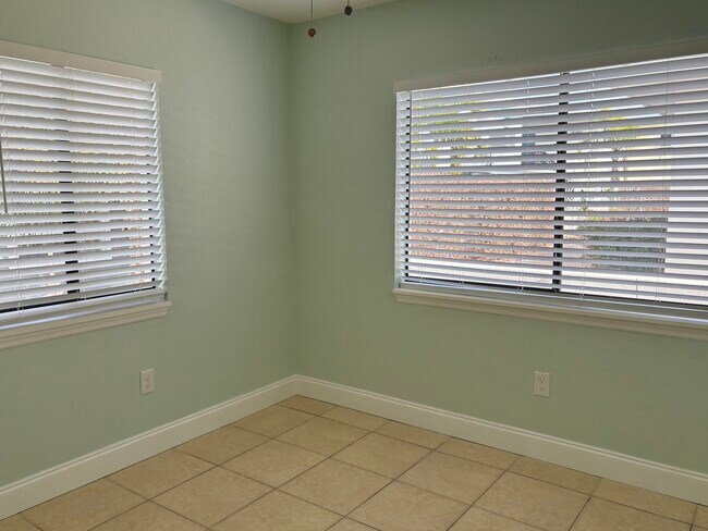 Building Photo - 107 176th Ter W