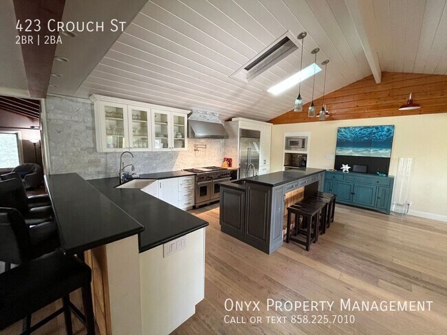 Building Photo - Beautiful Triplex  in Oceanside  Large roo...