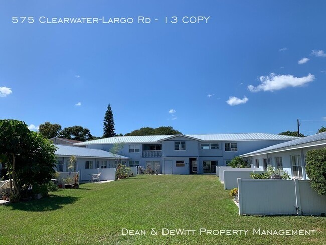 Building Photo - 575 Clearwater Largo Rd N