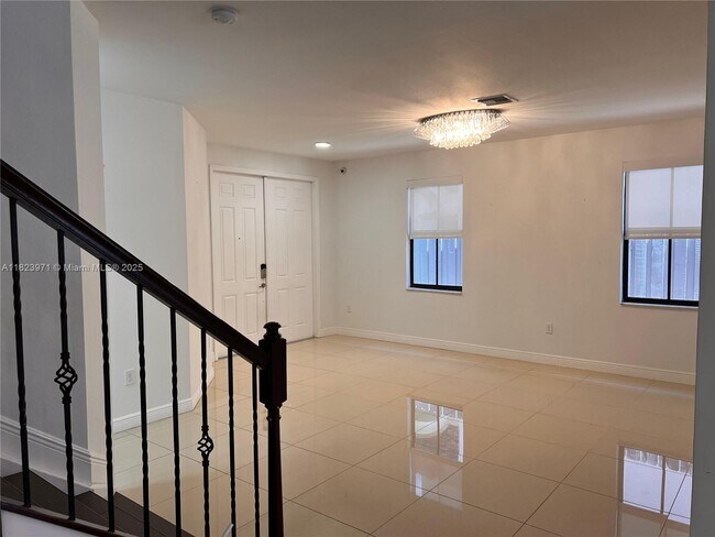 Foto del edificio - 8744 NW 99th Path