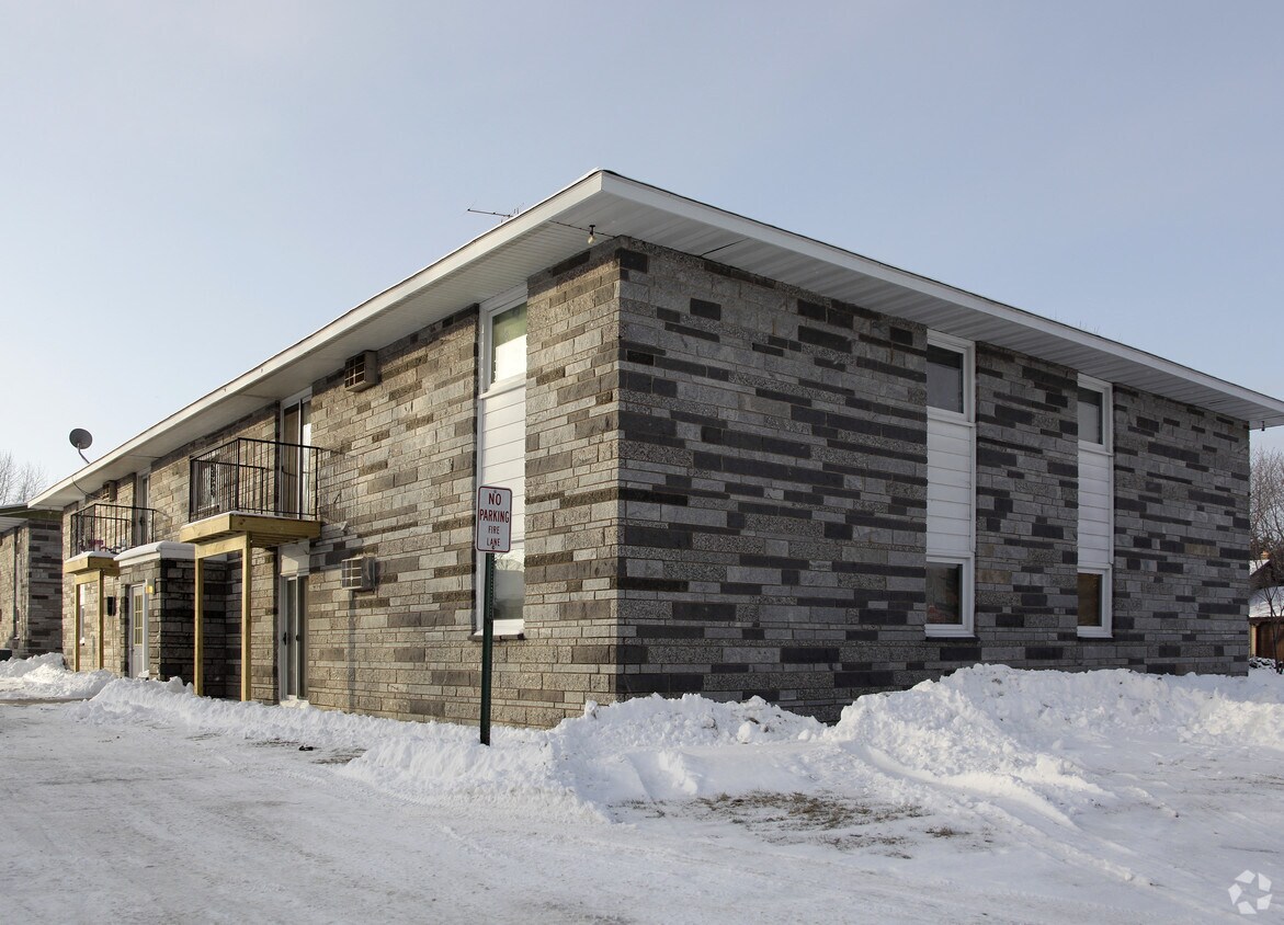 Building Photo - 518 St Andrews Dr