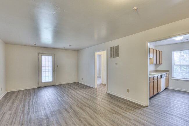 Building Photo - Cassell Ridge