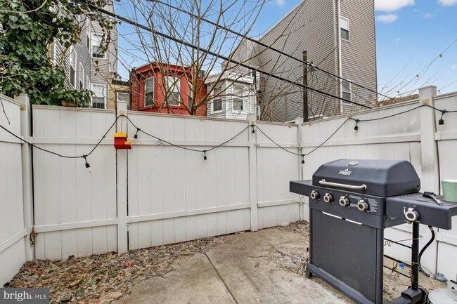 Building Photo - 1937 Gerritt St