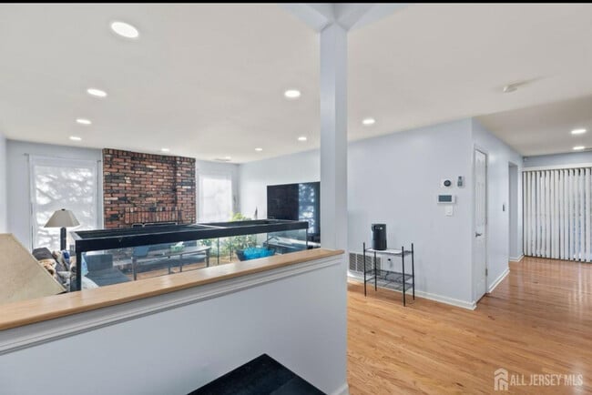 Foto del edificio - 284 Willowbrook Dr