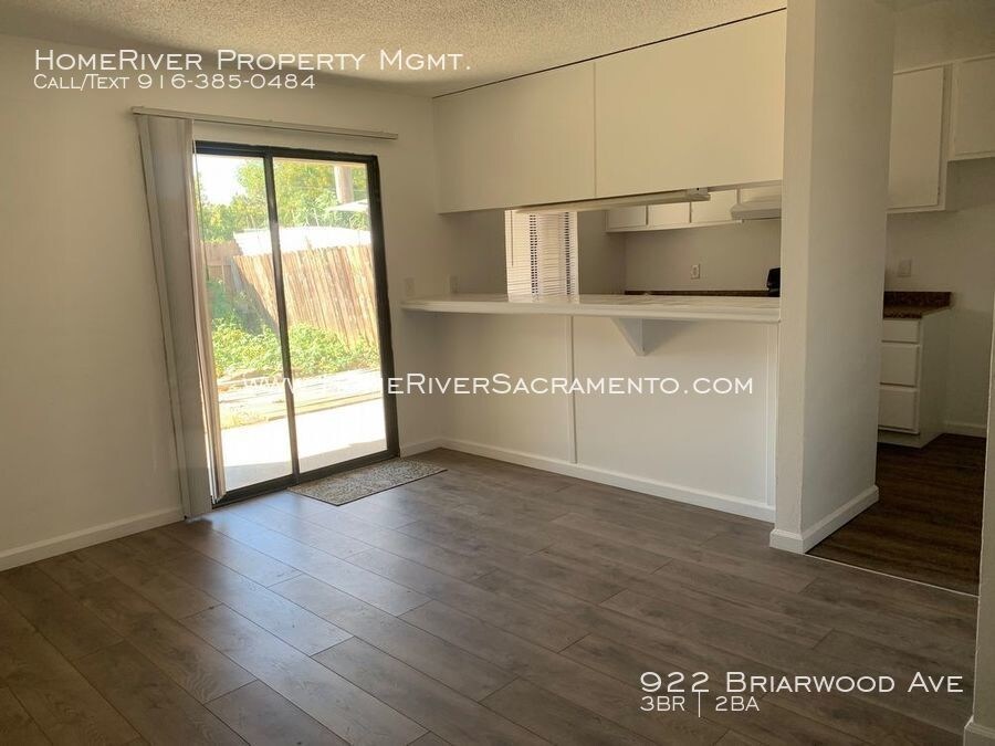 Foto principal - 922 Briarwood Dr